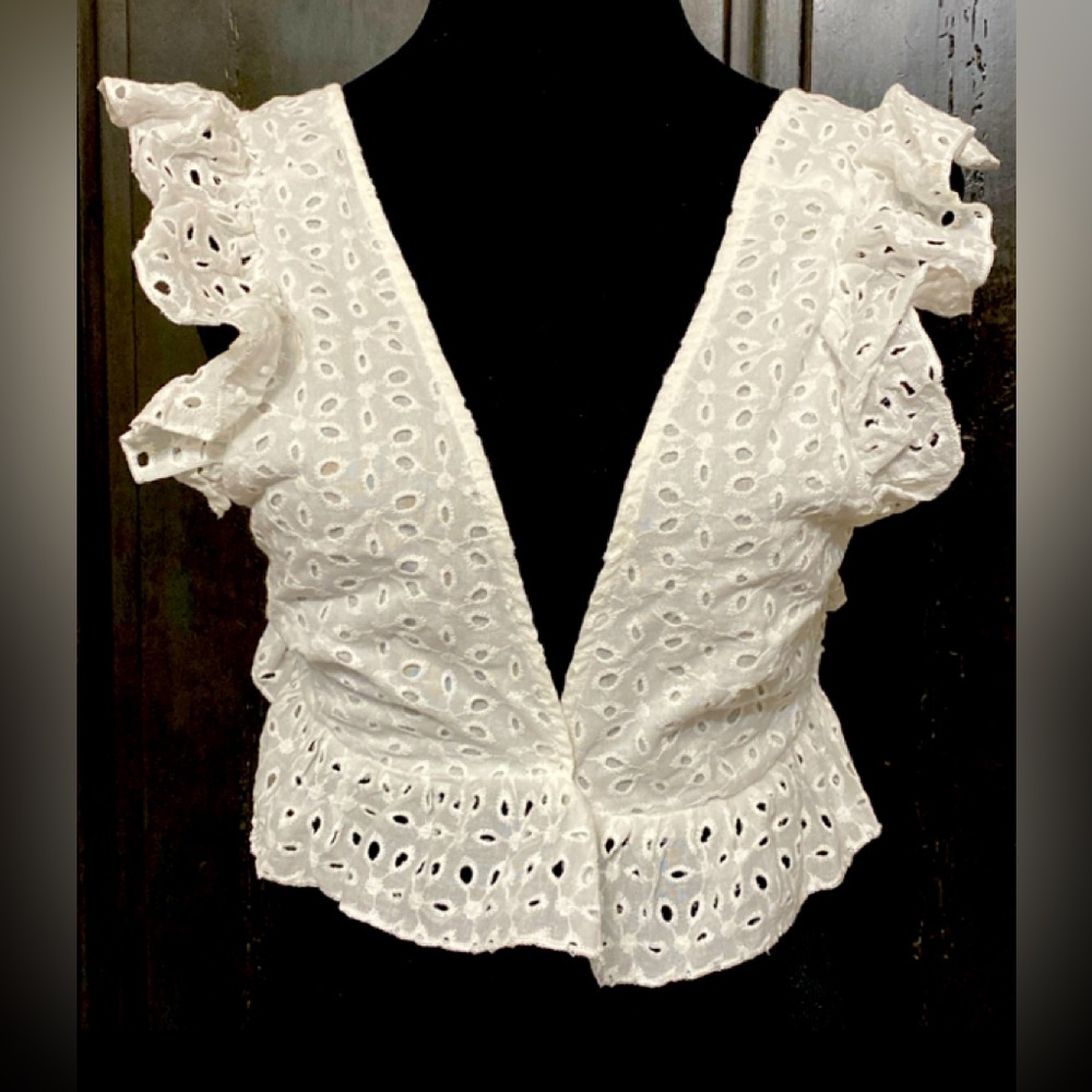 SHEIN White eyelets Ruffle Cropped top - Size medium, NWNT with bag